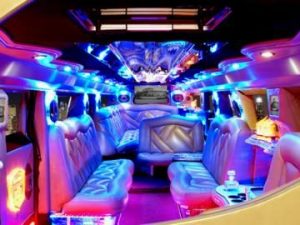 White Hummer XXL Tour for your bachelor party in Budapest with EVG d'Enfer Budapest.