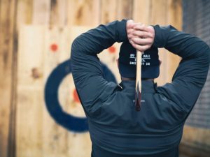 Axe Throwing, an activity for your bachelor party in Budapest with EVG d'Enfer Budapest.