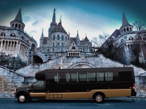 Ford Party Bus Limo pour votre enterrement de vie de garçon a Budapest avec EVG d'Enfer Budapest