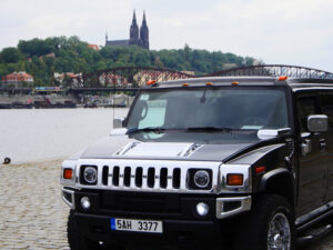 Tour en hummer H2 à Prague avec EVG d'Enfer