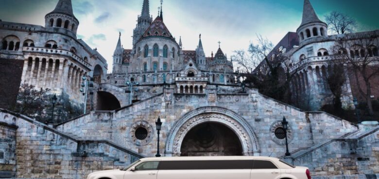 Tour en Chrysler Limo à Bucarest avec EVJF d'Enfer