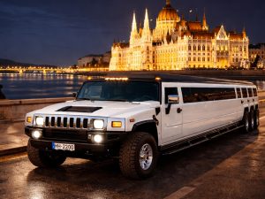 Transfert en Hummer XXL pour votre enterrement de vie de garçon à Budapest