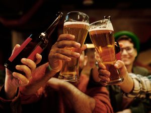 Beer bike pour votre enterrement de vie de garçon à Budapest avec EVG d'Enfer