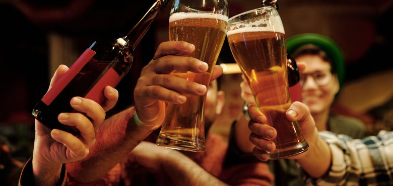 Beer bike pour votre enterrement de vie de garçon à Budapest avec EVG d'Enfer