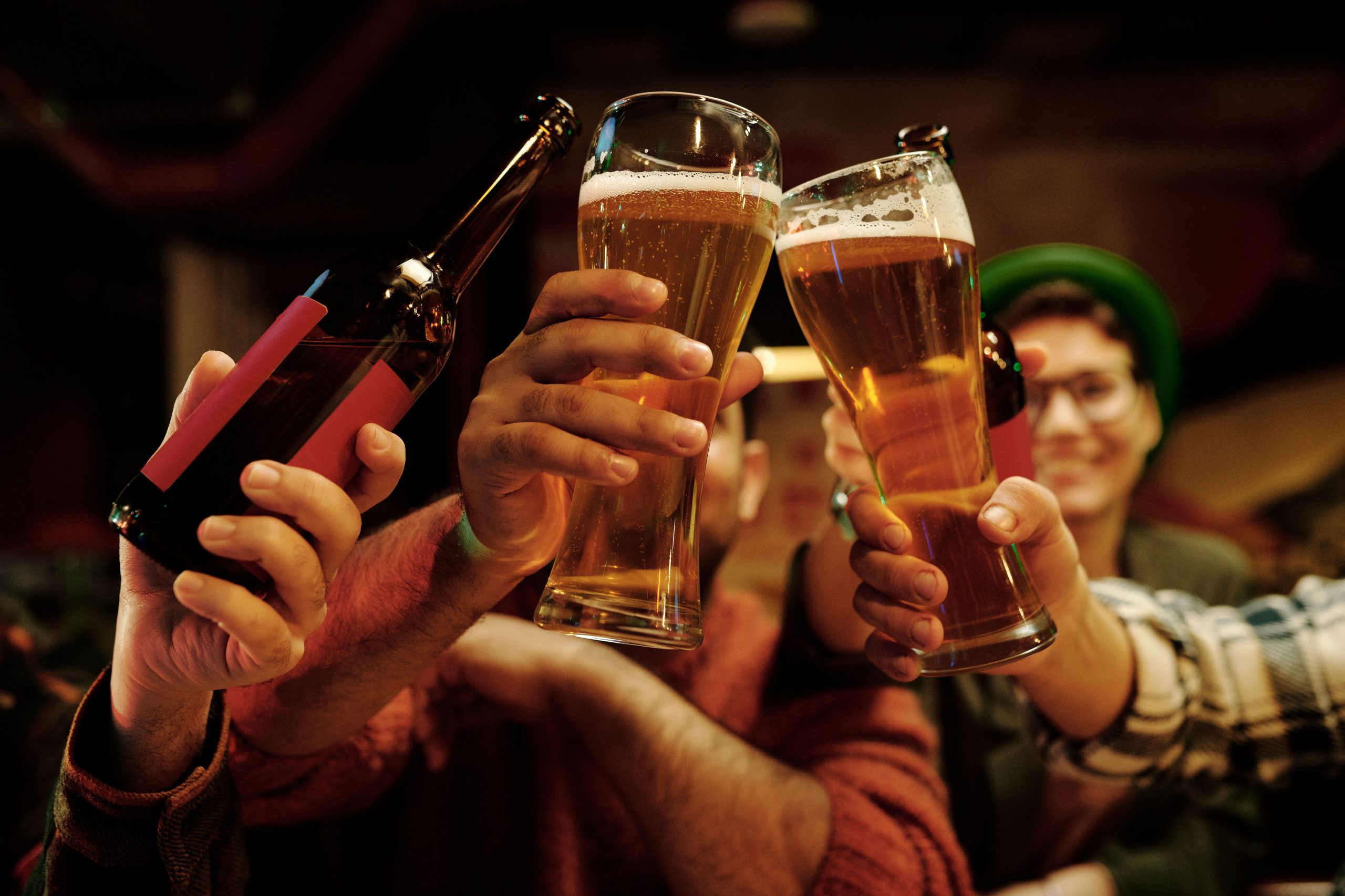 Beer bike pour votre enterrement de vie de garçon à Budapest avec EVG d'Enfer